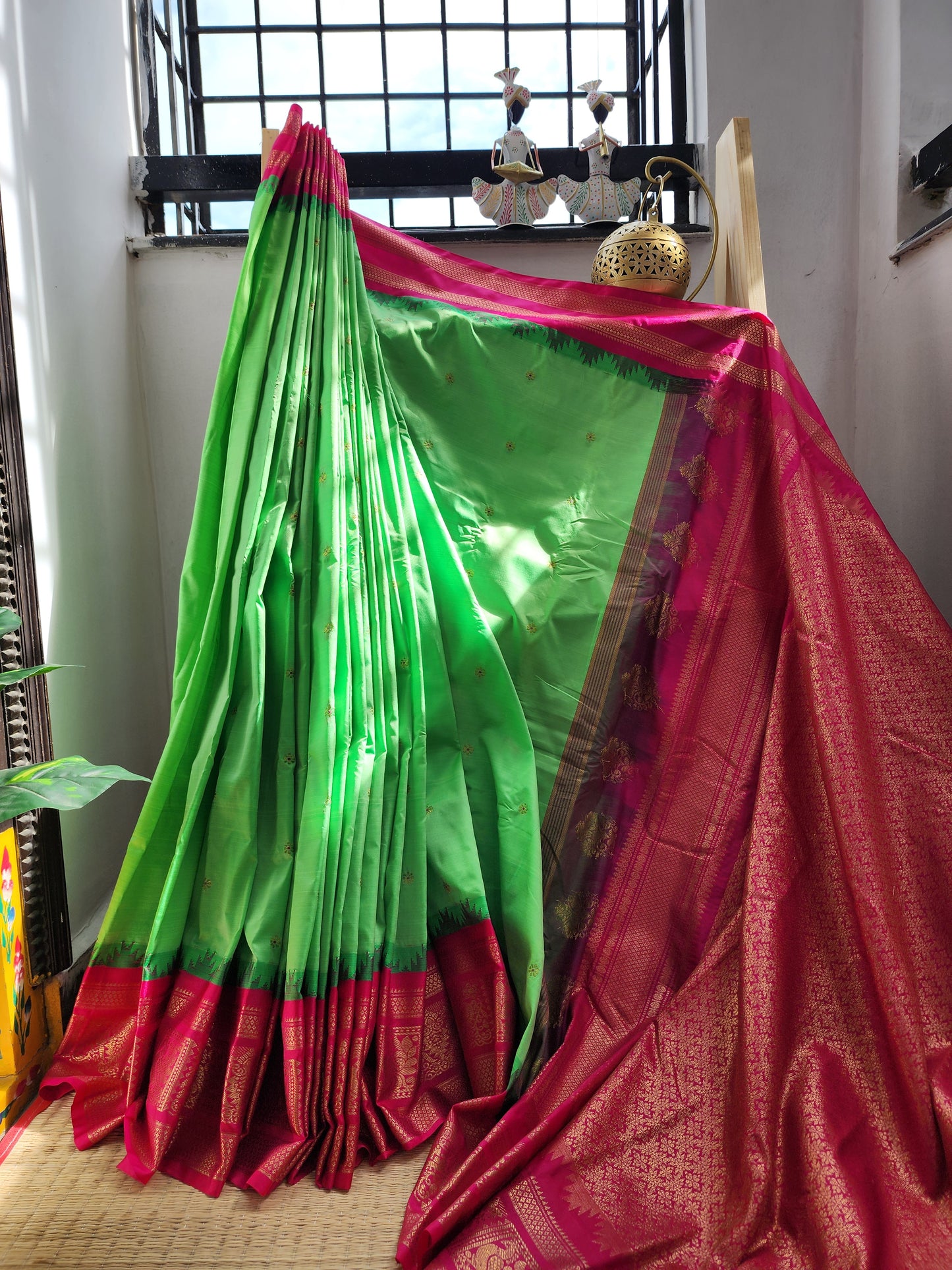 Gadwal premium semi silk