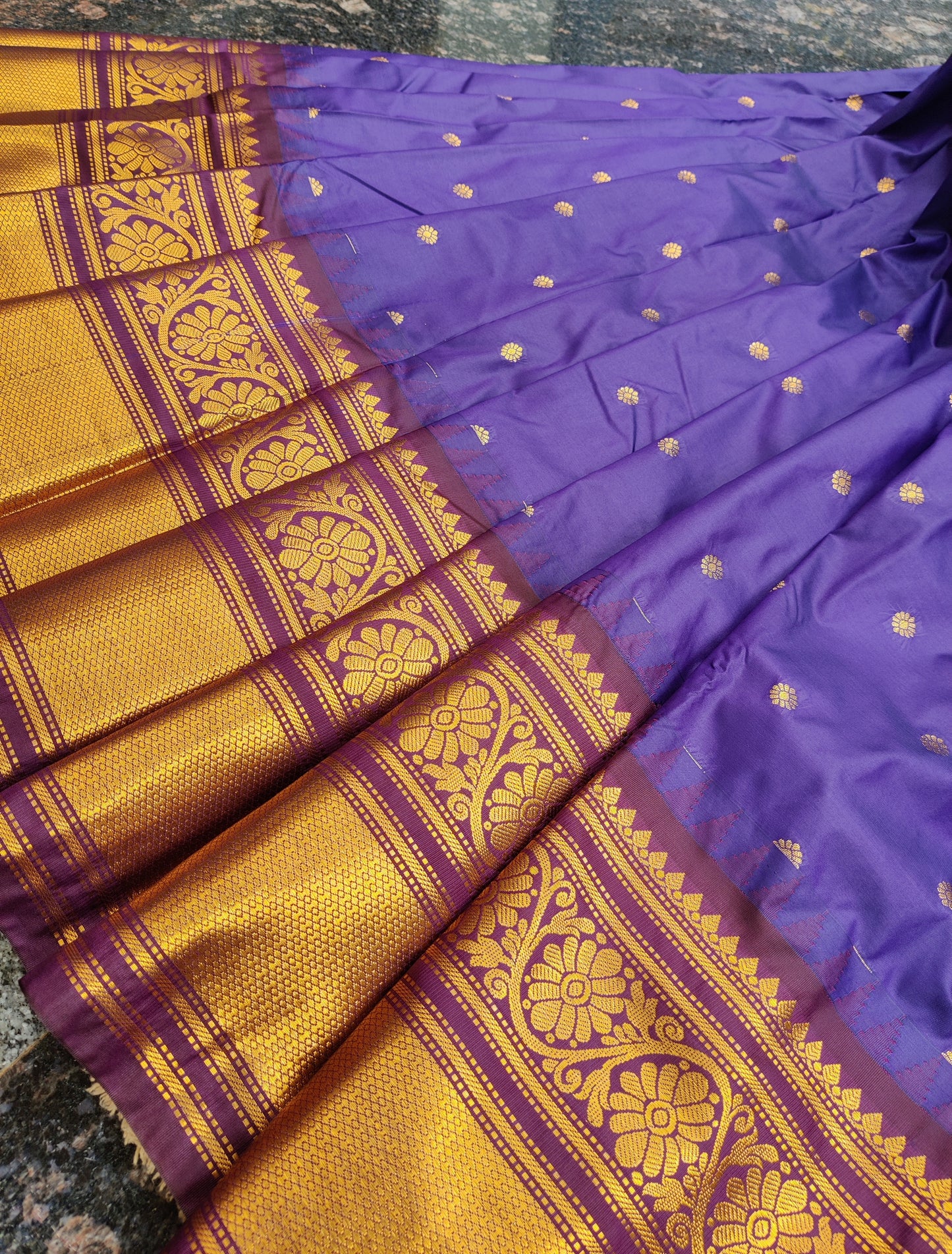 Gadwal semi silk